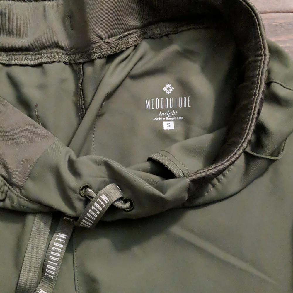 Med Couture Sage Green Jogger Scrub Set - Picture 5 of 5